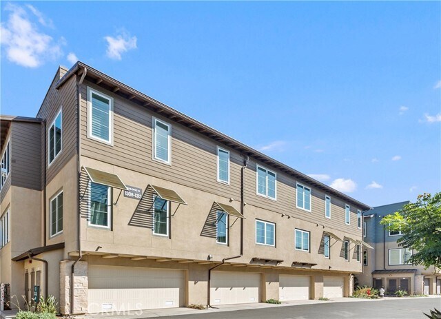 Building Photo - 1311 Doheny Way