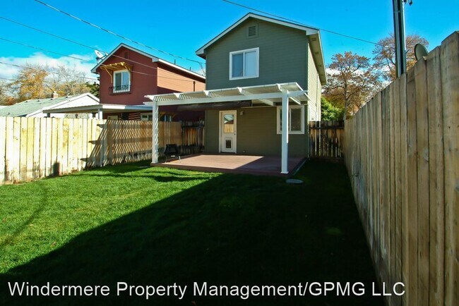 Building Photo - 2 br, 1.5 bath House - 1719 S. Robert St.