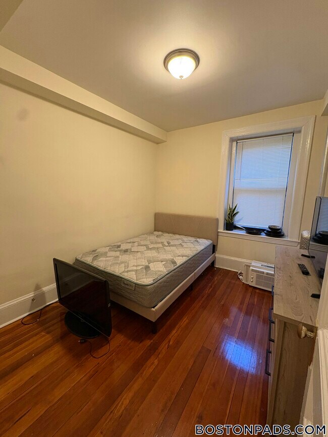 Building Photo - 885 Massachusetts Ave