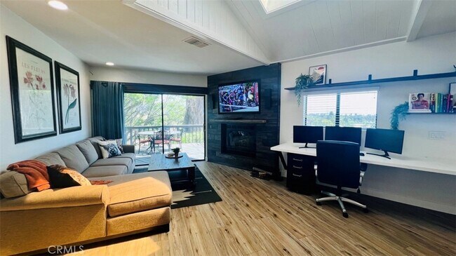 Foto del edificio - 36685 Glen Oaks Rd