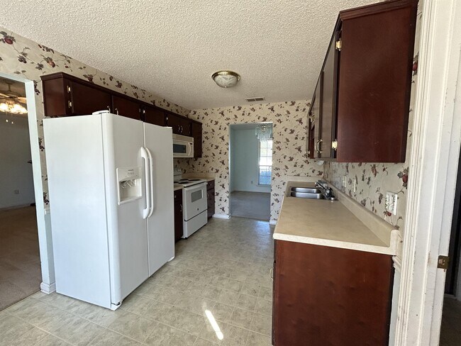 Building Photo - 143 Wayfair Ln