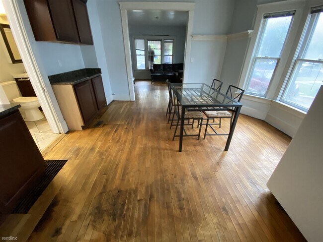 Building Photo - 6 br, 2 bath House - 510 Benjamin St