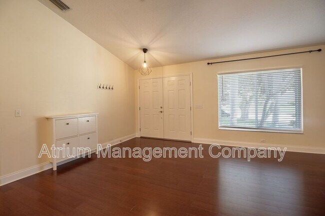 Foto del edificio - 446 Wenthrop Cir