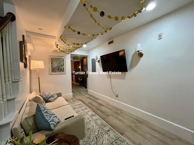 Foto del edificio - 64 Louis Prang St