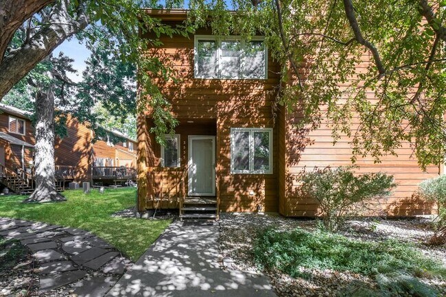 Foto del edificio - 3535 Spring Creek Pl