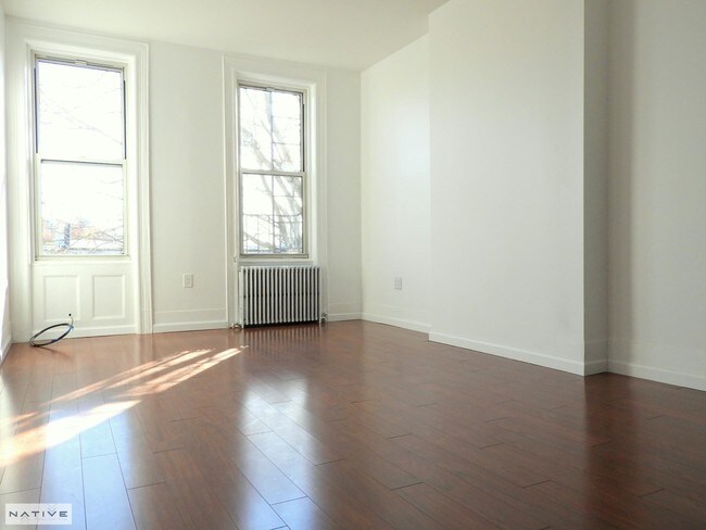 Building Photo - 5854 Catalpa Ave