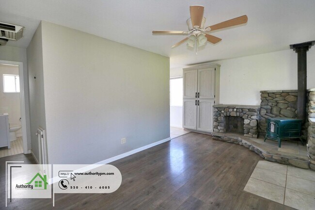 Foto del edificio - 7594 Silver Bridge Rd