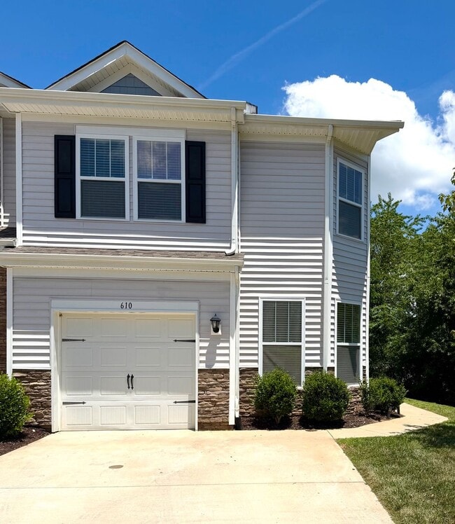 Building Photo - 610 Santa Clara Dr
