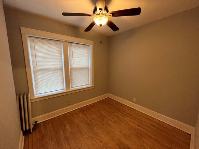 Foto del edificio - 4814 W Hutchinson St