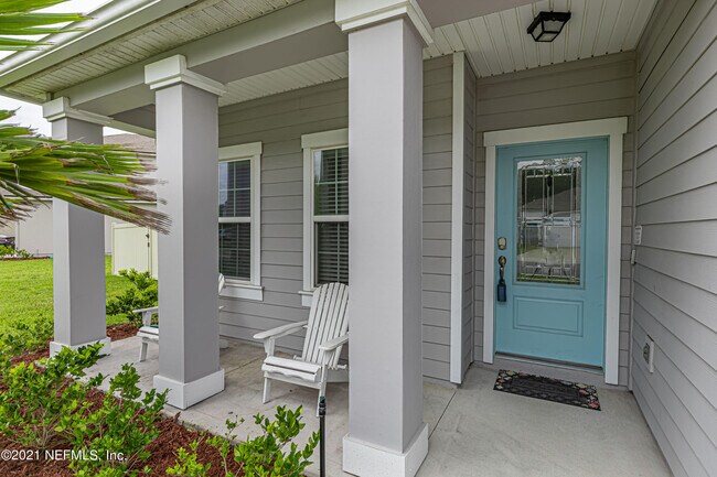 Building Photo - 15734 Whitebark Dr