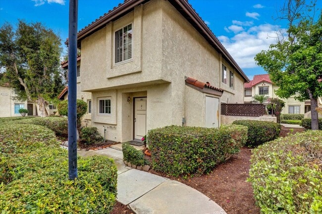 Building Photo - 26191 Sanz