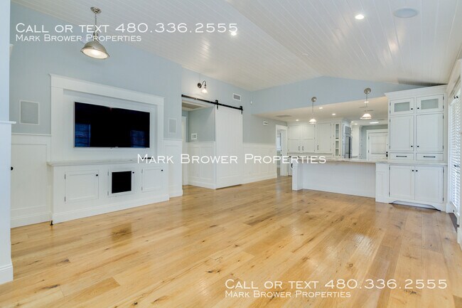 Foto del edificio - 902 S Maple Ave