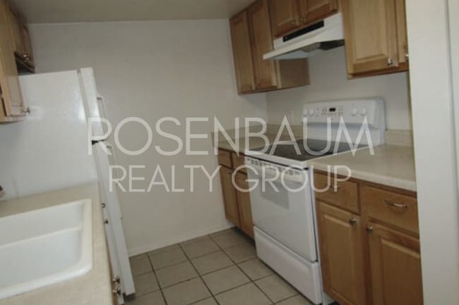 Foto del edificio - Spacious 1-bedroom, 1-bath apartment in Tu...