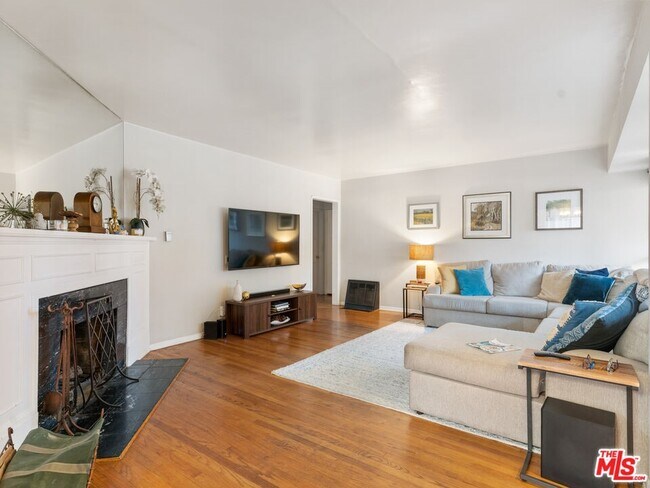Living Room into Bedrooms - 7512 Flight Ave