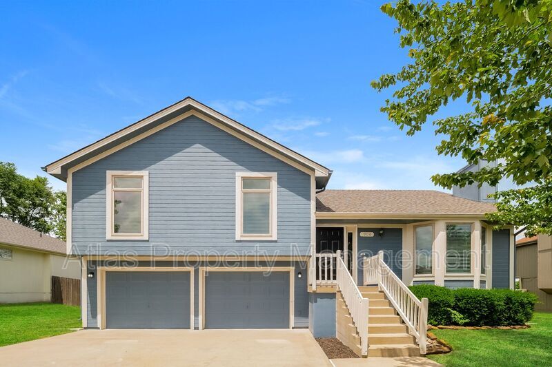 906 Raven Dr, Greenwood, MO 64034 House Rental in Greenwood, MO