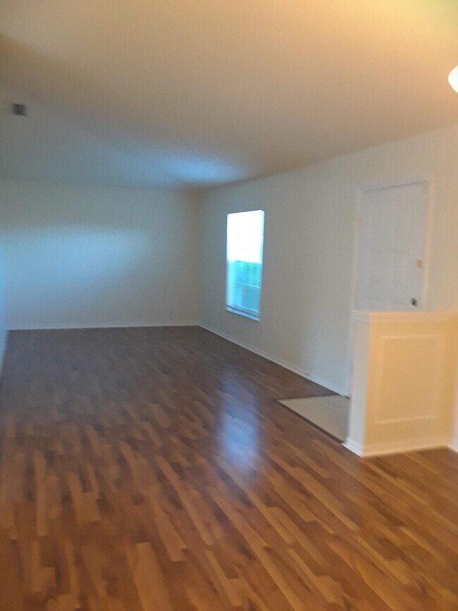 Building Photo - 5226 NW N Lovoy Cir