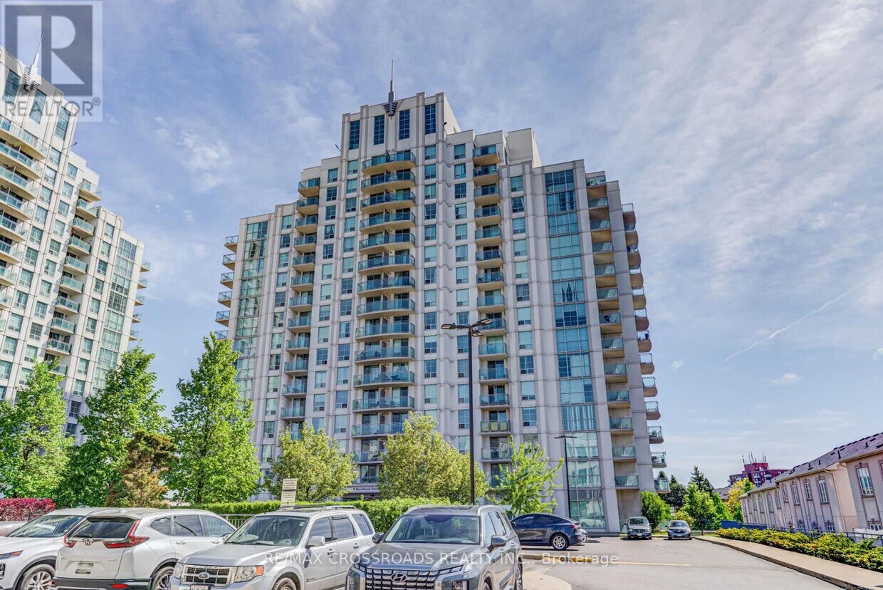 Primary Photo - 8-118 Rosebank Dr