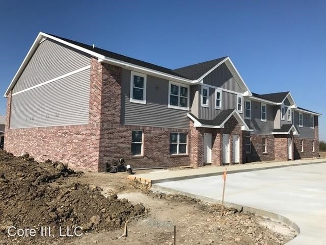 Building Photo - 1037 Ekstam Dr