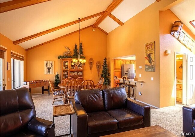 Foto del edificio - 43065 Goldmine Woods Ln