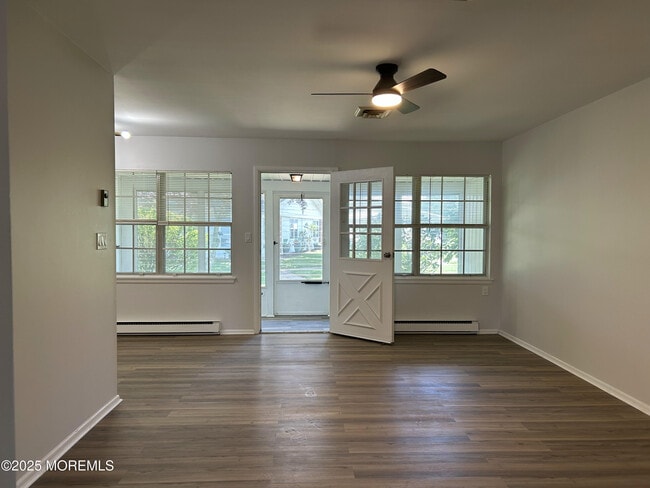 Building Photo - 1174C Clydebank Ct