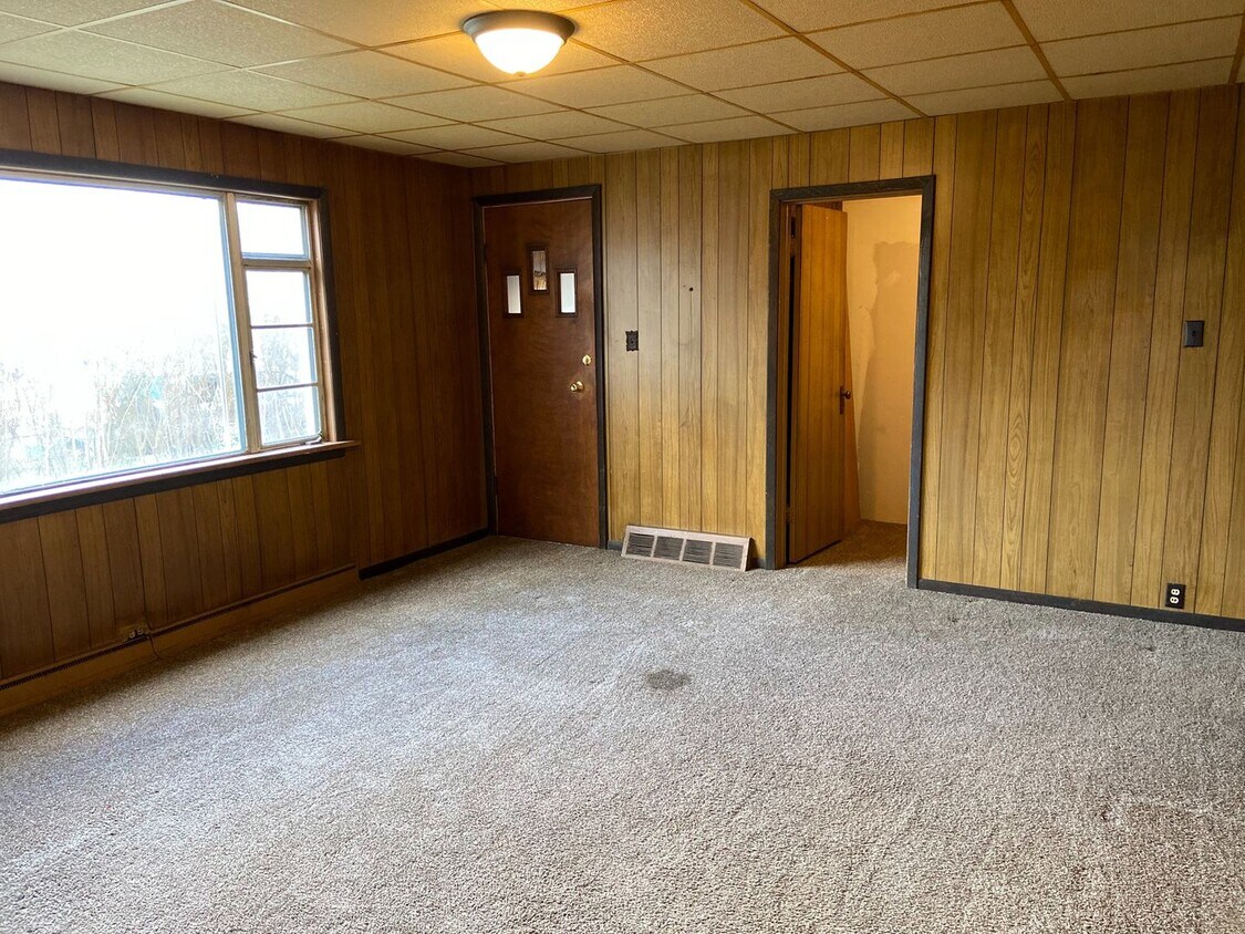Foto principal - 614 East 10th Street - 3 unit