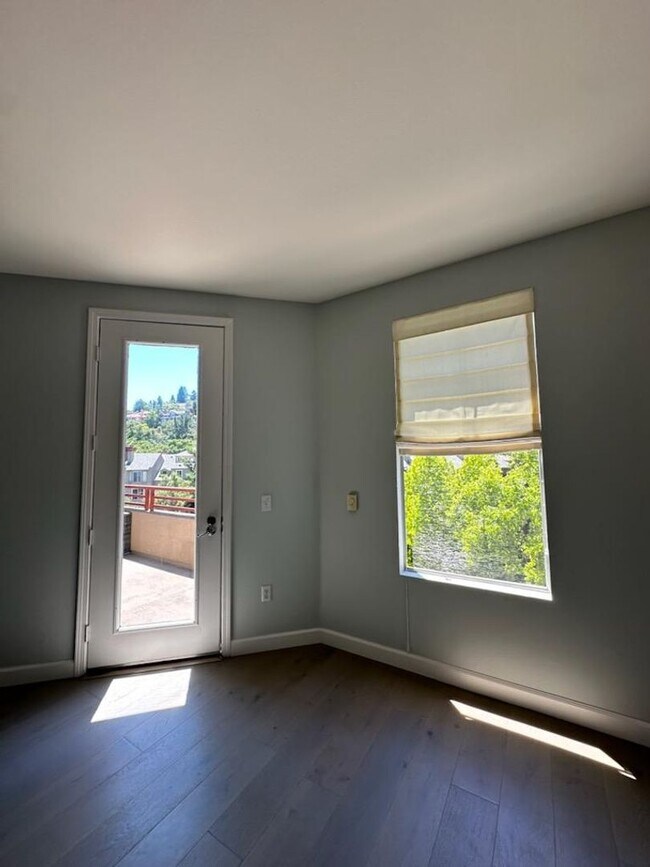 Building Photo - Spacious 2-Bedroom, 2-Bath Condo with Loft...
