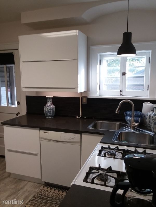 Foto del edificio - 5536 Walsh St
