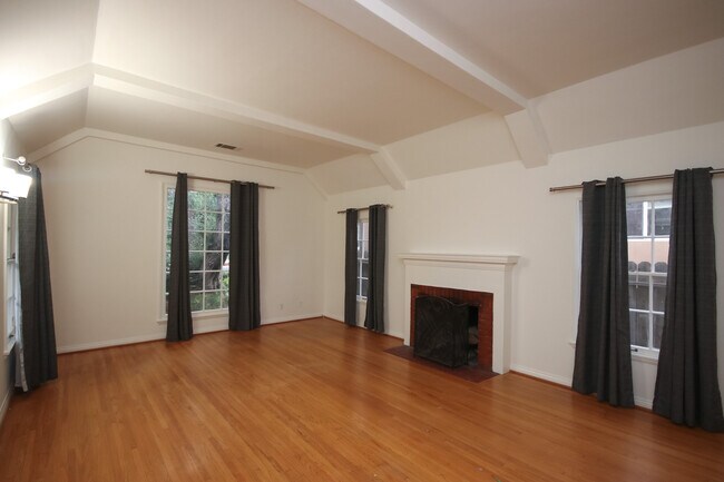 Foto del edificio - 412 N Campbell Ave