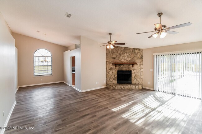 Foto del edificio - 10492 Rothbury Ct