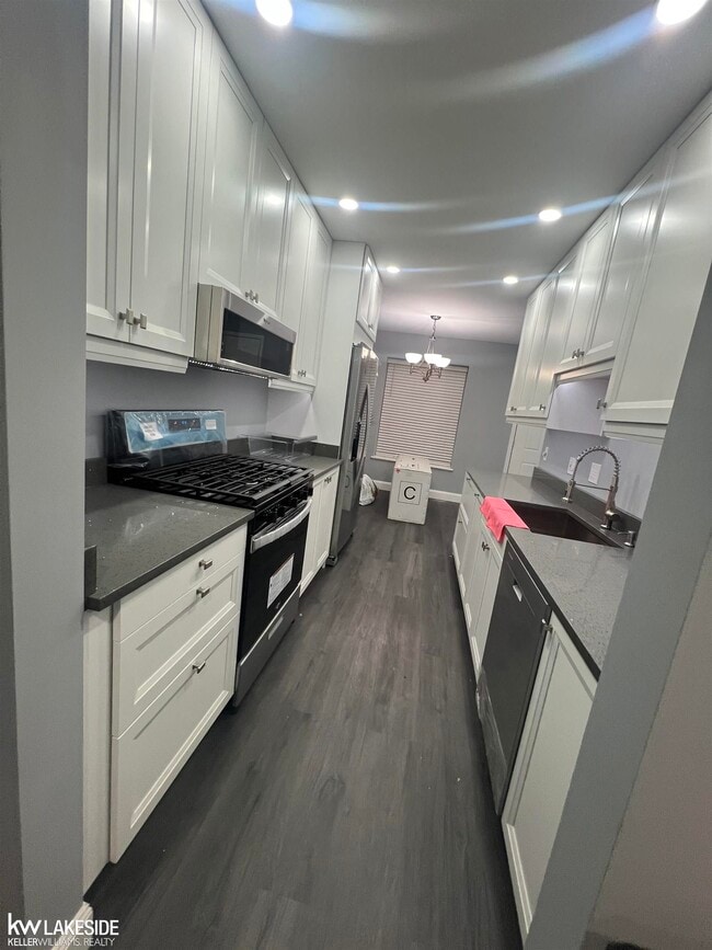 Building Photo - 4460 15 Mile Rd