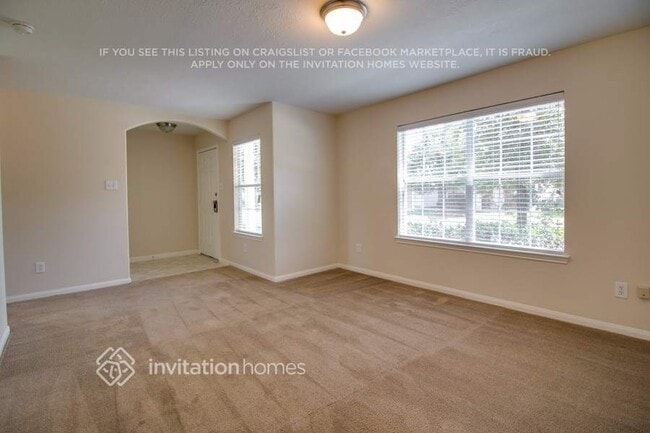 Foto del edificio - 6337 Mountain Pines Ln