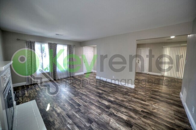 Foto del edificio - 5341 Sampson Blvd