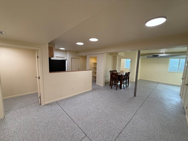 Foto del edificio - 930 Sugar Mill Ave