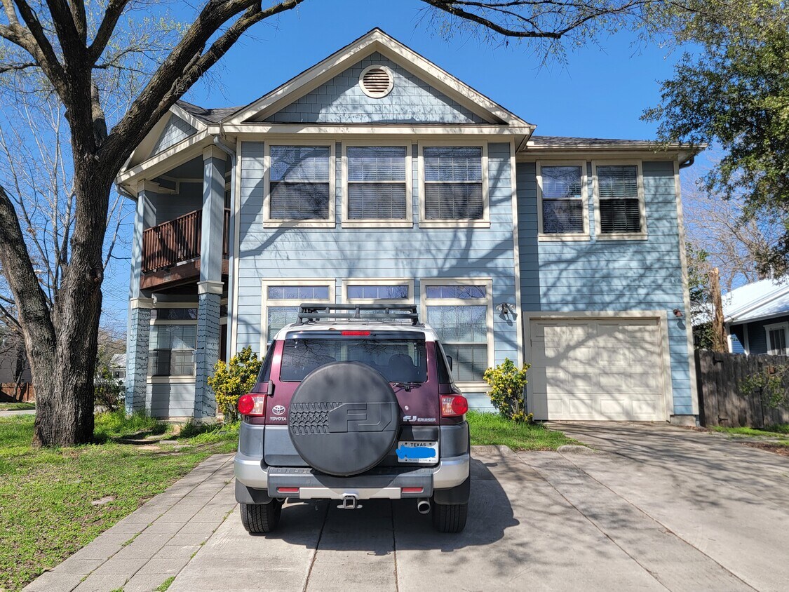 Primary Photo - 4500 Avenue C
