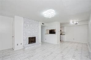 Building Photo - 17331 Red Oak Dr