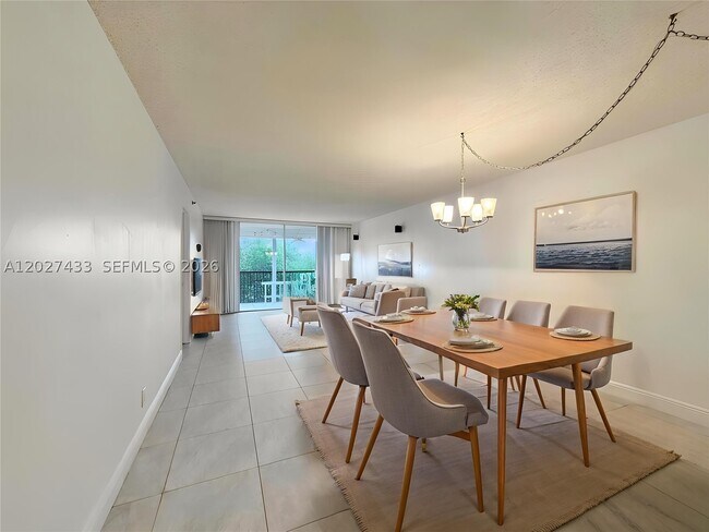Foto del edificio - 3300 W Rolling Hills Cir
