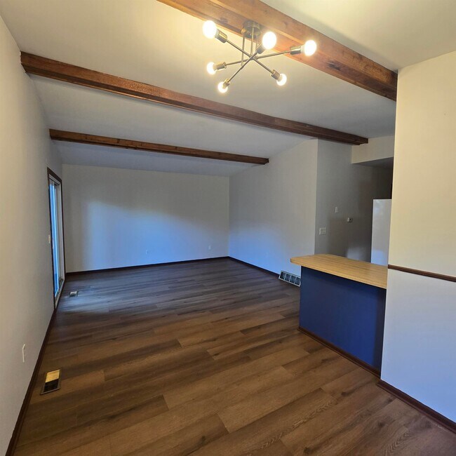 Foto del edificio - 5898 Madison Ave SE