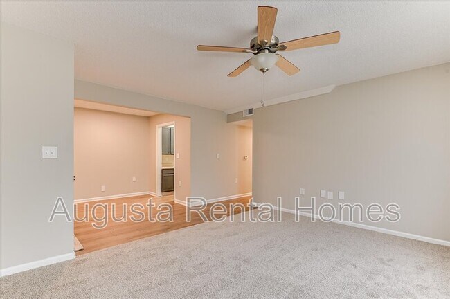 Foto del edificio - 520 E Buena Vista Ave
