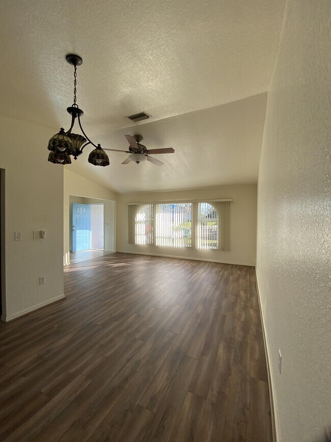 Building Photo - 23 Pepe Ct