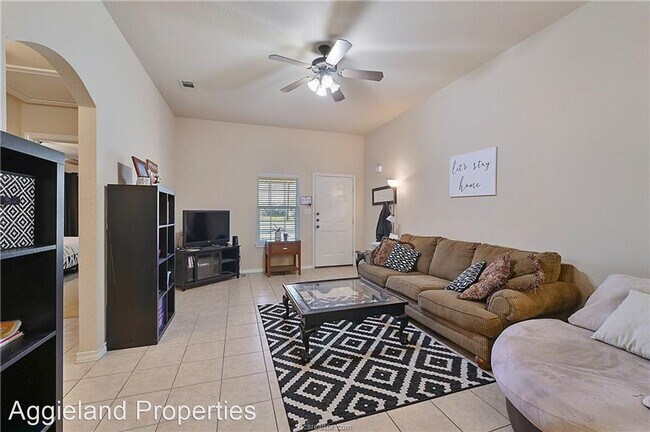 Building Photo - 3 br, 3 bath House - 3544 Paloma Ridge