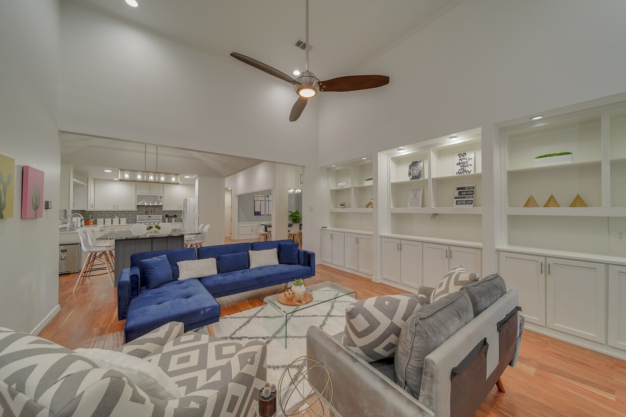 Primary Photo - 1507 Broadmoor Dr