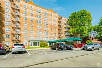 Building Photo - 85-09 151st Ave