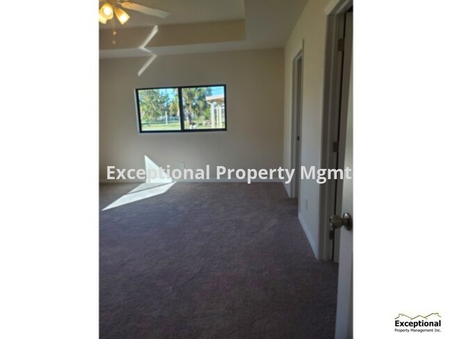 Foto del edificio - Newer 4 Bedroom 2 bath home SE Cape Coral!...