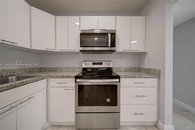Foto del edificio - 9004 SW 137th St