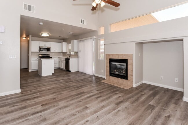 Building Photo - 6033 Highland Gardens Dr