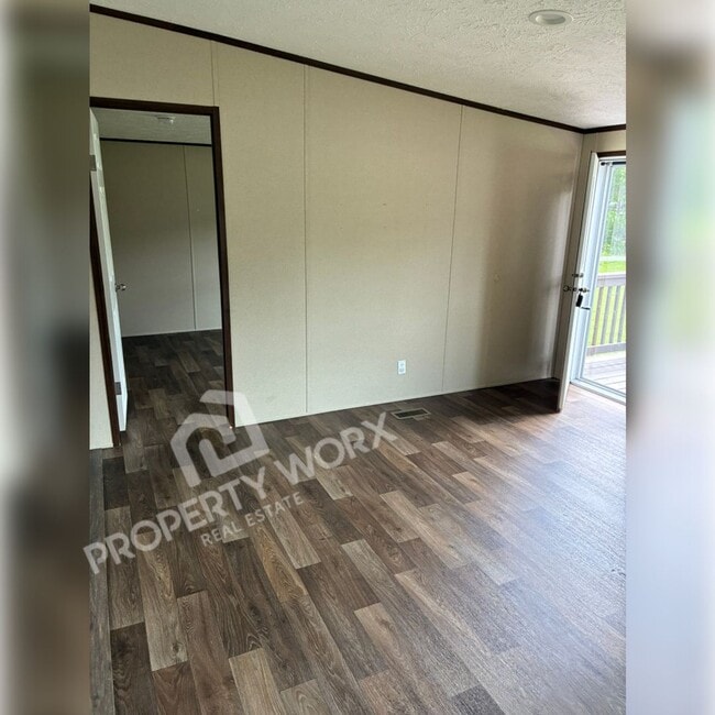 Building Photo - 3 Bedroom Home, Nashville