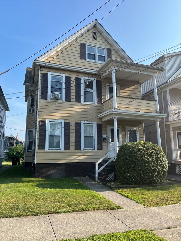 Primary Photo - 11 Dean Pl