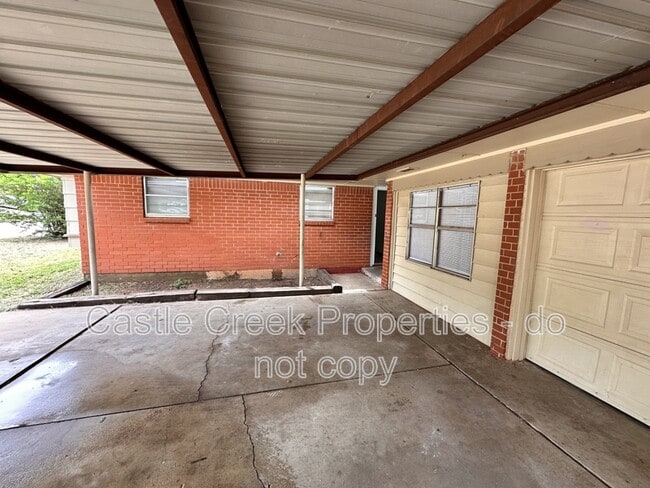Building Photo - 5305 Brookdale Dr