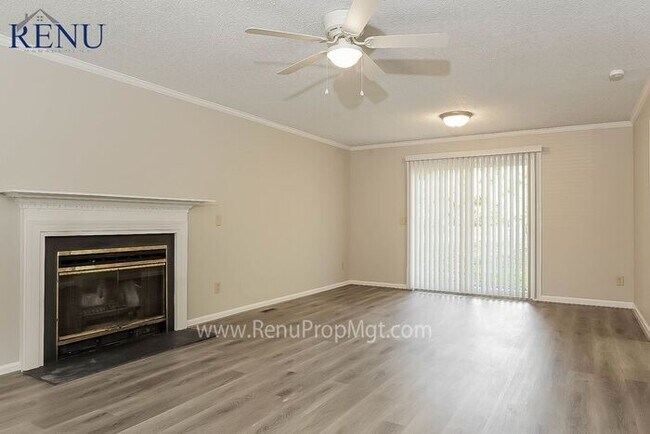 Foto del edificio - Available Now!
