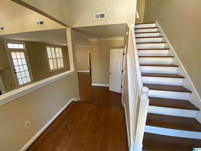 Building Photo - 2032 Stone Brook Dr